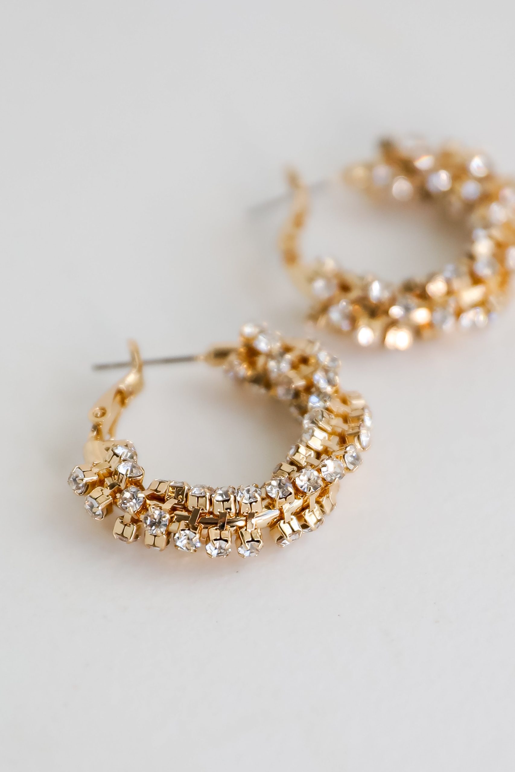 shopdressup_gold_hoop_earrings-6_8db0fc7f-0d3a-4987-a26d-0d10ee5142ae.jpg